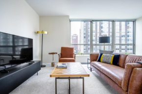Lakeview 1BR w Rooftop Pool nr Wrigley Field CHI-375